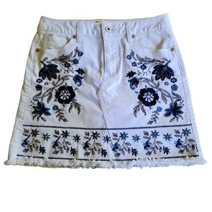 Altar'd State, skirt, White w/blue gray floral prints, 15 in, Frayed, Women's XS